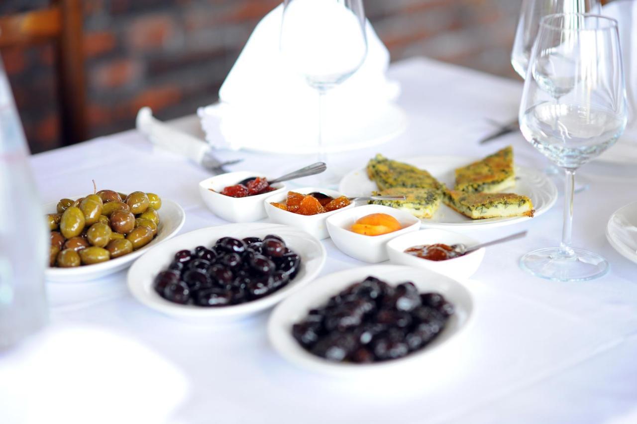 "Frogs House" Hotel & Restorant Slow Food Lushnjë Zewnętrze zdjęcie