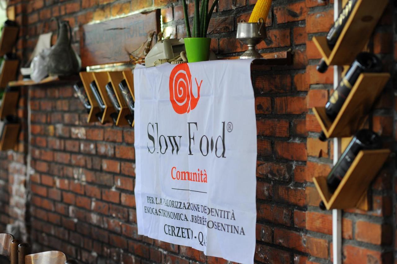 "Frogs House" Hotel & Restorant Slow Food Lushnjë Zewnętrze zdjęcie