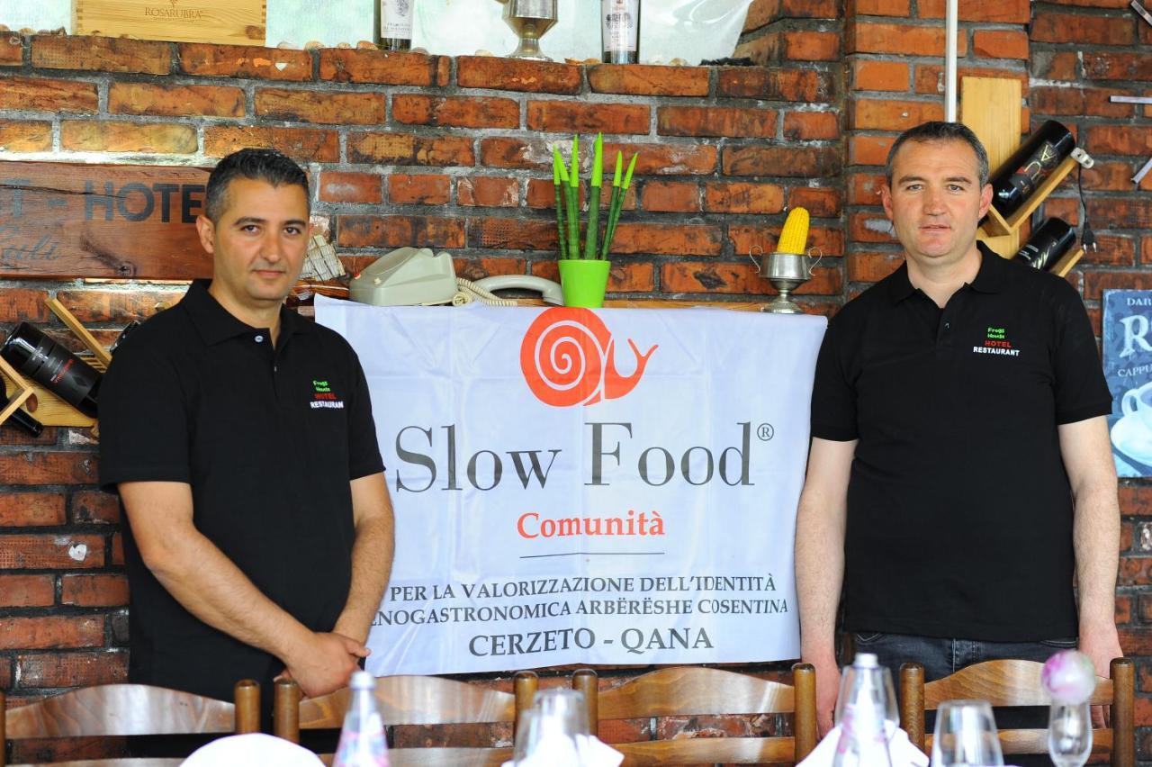 "Frogs House" Hotel & Restorant Slow Food Lushnjë Zewnętrze zdjęcie