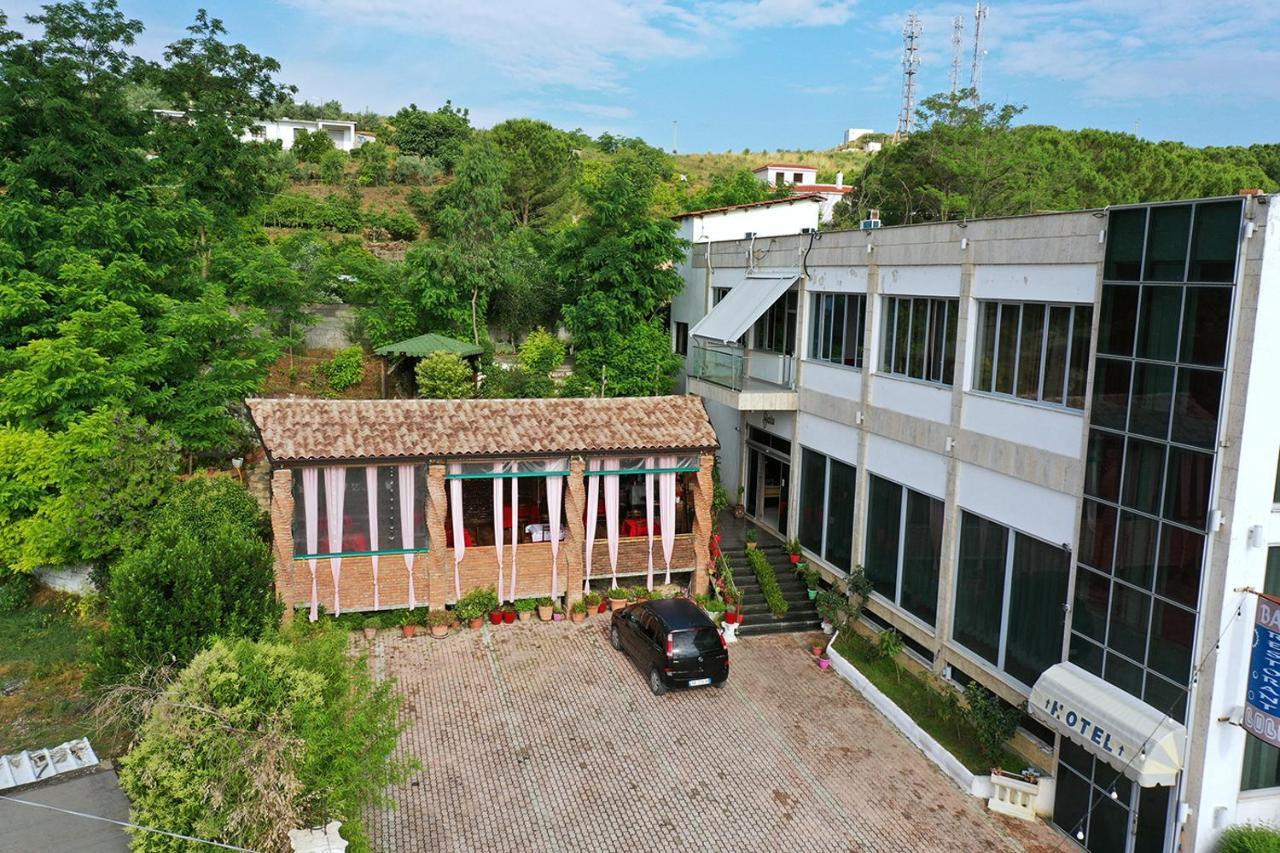 "Frogs House" Hotel & Restorant Slow Food Lushnjë Zewnętrze zdjęcie