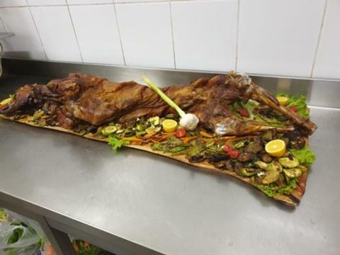 "Frogs House" Hotel & Restorant Slow Food Lushnjë Zewnętrze zdjęcie